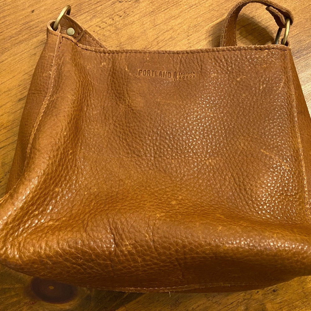 Portland Leather Triangle Shoulder bag